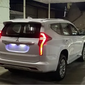 Mitsubishi Pajero 2020