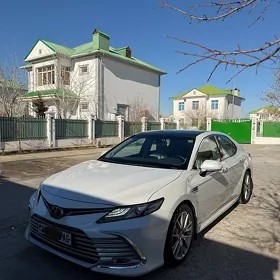 Toyota Camry 2023