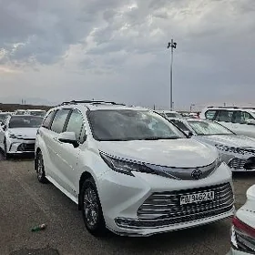 Toyota Sienna 2021