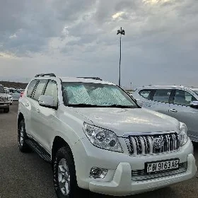 Toyota Land Cruiser Prado 2011