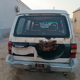 Mitsubishi Pajero 1993