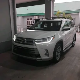 Toyota Highlander 2019