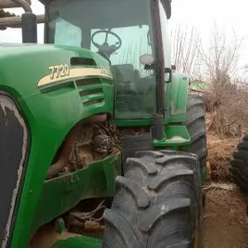 John Deere 2008