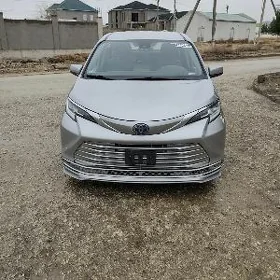 Toyota Sienna 2022