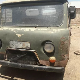 UAZ 469 1990