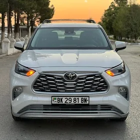 Toyota Highlander 2021