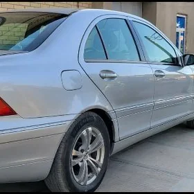 Mercedes-Benz C-Class 2003