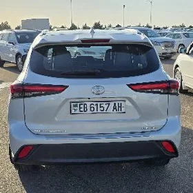 Toyota Highlander 2022