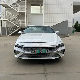 Hyundai Elantra 2025