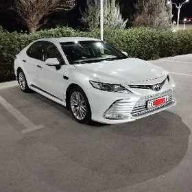 Toyota Camry 2019