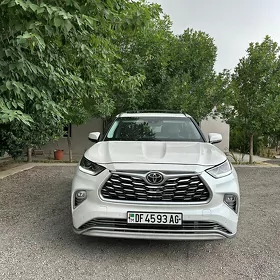 Toyota Highlander 2021