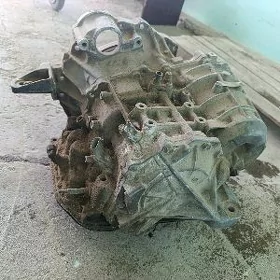 3.3 Toyota Sina karopka