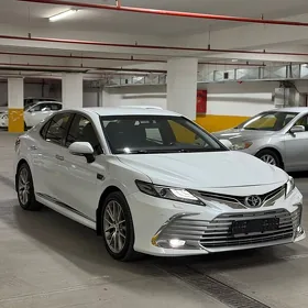 Toyota Camry 2021