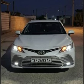 Toyota Camry 2021