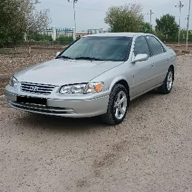 Toyota Camry 2001