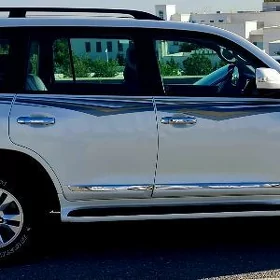 Toyota Land Cruiser 2011