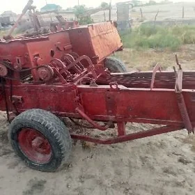 MTZ 82 2010