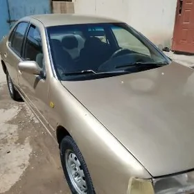 Nissan Bluebird 1996