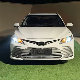 Toyota Camry 2021