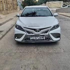 Toyota Camry 2021