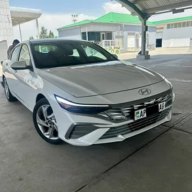 Hyundai Elantra 2025