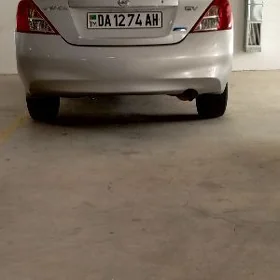 Nissan Versa 2012