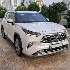 Toyota Highlander 2021