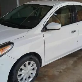 Nissan Versa 2019
