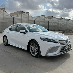Toyota Camry 2021