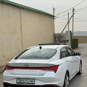Hyundai Elantra 2021