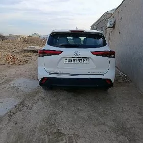 Toyota Highlander 2020