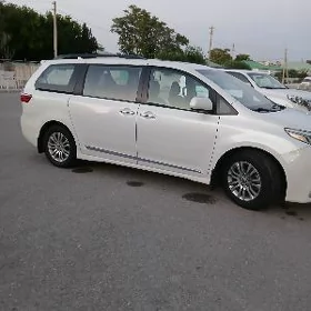 Toyota Sienna 2020
