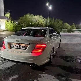 Mercedes-Benz C300 2010