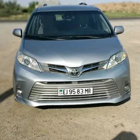 Toyota Sienna 2019