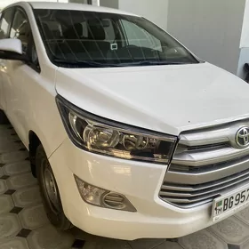 Toyota Innova 2021