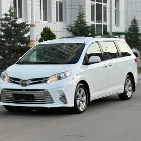 Toyota Sienna 2020