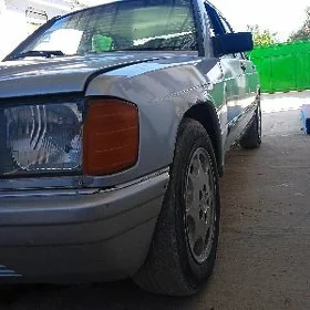 Mercedes-Benz 190E 1985