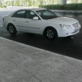 Hyundai Sonata 2010