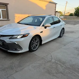 Toyota Camry 2023