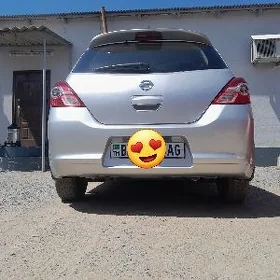 Nissan Tiida 2011