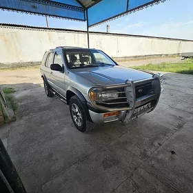 Nissan Pathfinder 1998
