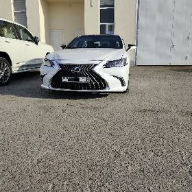 Lexus ES 350 2022