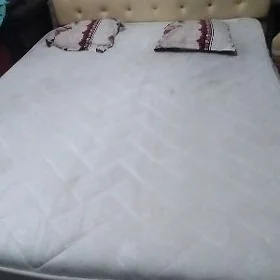 кровать двуспальная