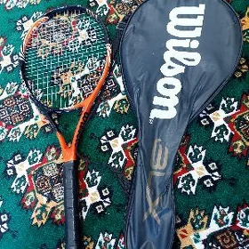 wilson tenis raketka.
