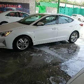 Hyundai Elantra 2019