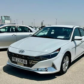 Hyundai Elantra 2022