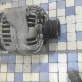 Mercedes dinamo Bosch taze