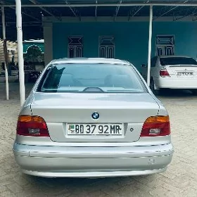 BMW E39 2001