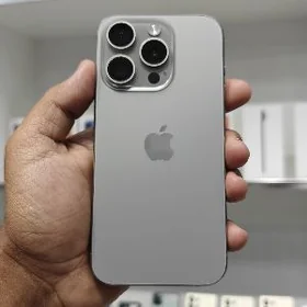iphone 15 pro natural