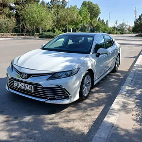 Toyota Camry 2021